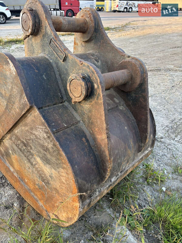 Гусеничный экскаватор JCB JS 220LC 2012 в Львове