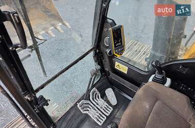 Гусеничный экскаватор JCB JS 220LC 2014 в 