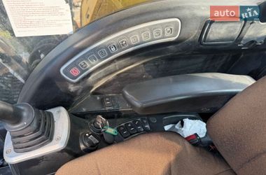 Гусеничный экскаватор JCB JS 220LC 2011 в Львове