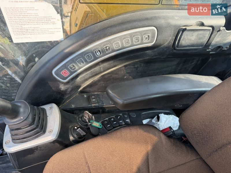 Гусеничный экскаватор JCB JS 220LC 2011 в Львове