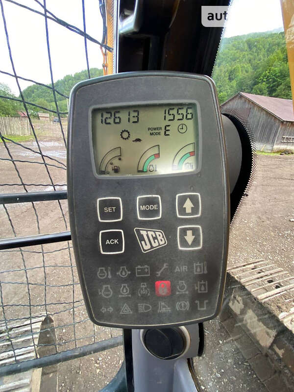 Экскаватор погрузчик JCB JS 240 2005 в Тячеве