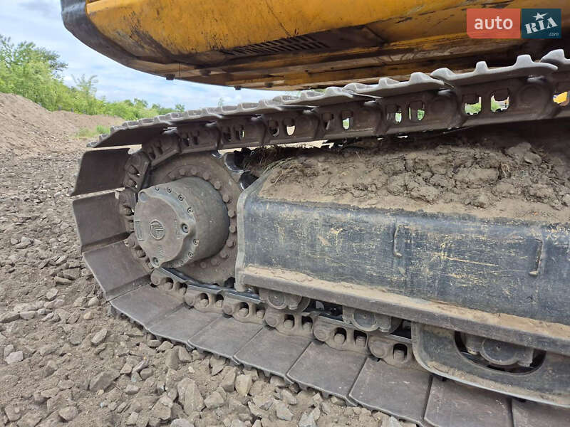 Гусеничный экскаватор JCB JS 240 2011 в Львове