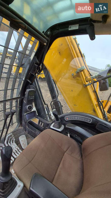 Гусеничный экскаватор JCB JS 240 2011 в Львове