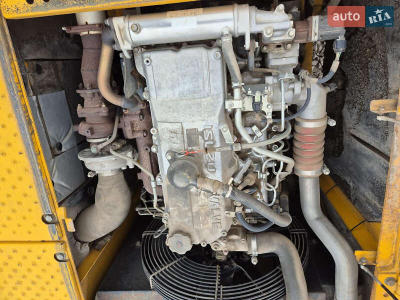 Гусеничный экскаватор JCB JS 240 2011 в Львове