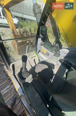 Гусеничный экскаватор JCB JS 240 2008 в 
