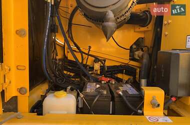 Гусеничный экскаватор JCB JS 240 2015 в 
