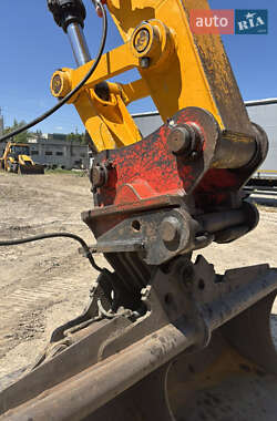 Гусеничный экскаватор JCB JS 240NC 2011 в 