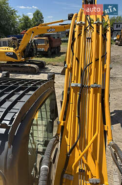 Гусеничный экскаватор JCB JS 240NC 2011 в 