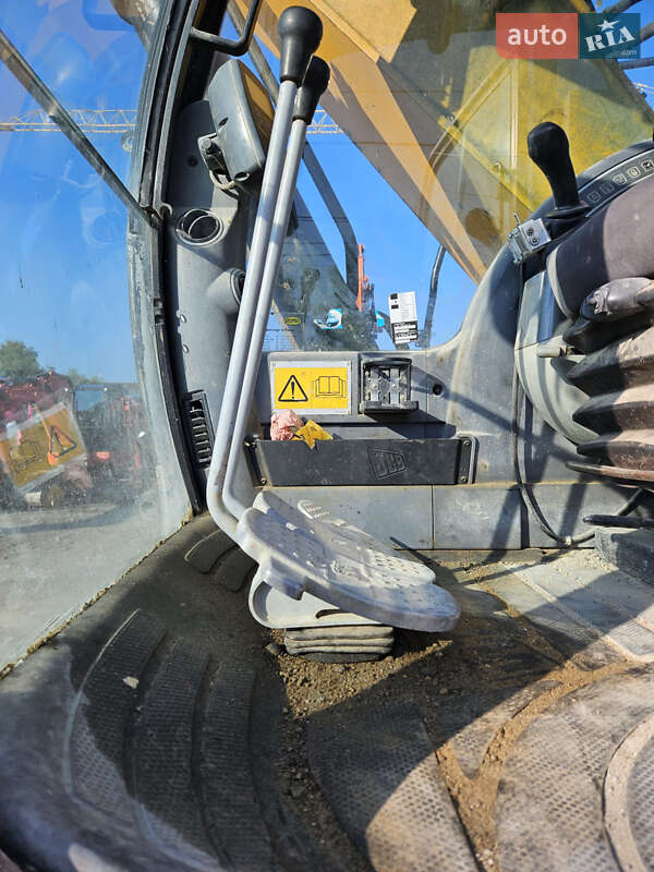 Гусеничний екскаватор JCB JS 240NC 2009 в Львові