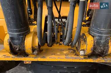 Гусеничный экскаватор JCB JS 260 2012 в 