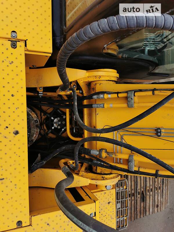 Екскаватор навантажувач JCB JS 290 2011 в Києві