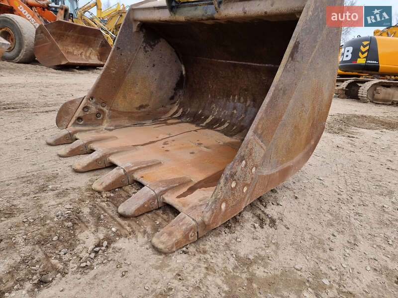 Гусеничний екскаватор JCB JS 330 2006 в Одесі