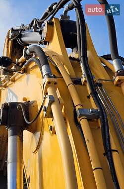 Гусеничный экскаватор JCB JS 370 2016 в 
