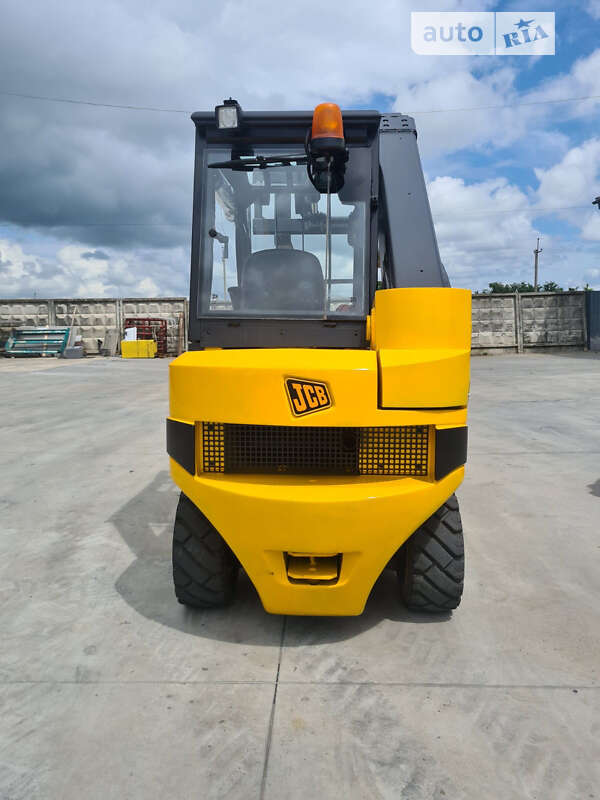 Телескопічні навантажувачі JCB TLT 2005 в Рівному