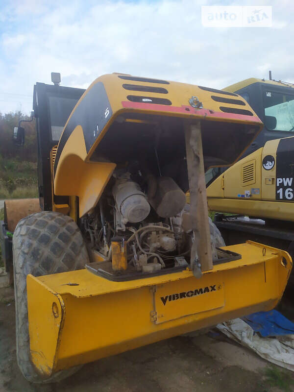 Каток грунтовый JCB Vibromax 115 2006 в Львове