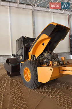 Каток ґрунтовий JCB VM 2006 в 