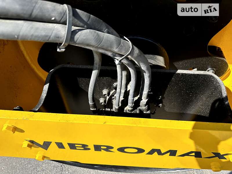 Дорожный каток JCB VMT 2008 в Виннице