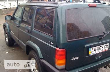 Внедорожник / Кроссовер Jeep Cherokee 2000 в 