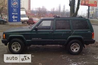 Внедорожник / Кроссовер Jeep Cherokee 2000 в 