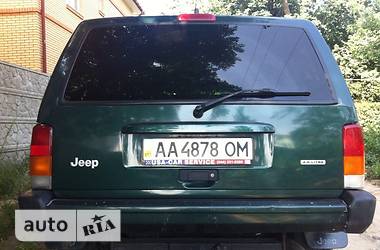 Внедорожник / Кроссовер Jeep Cherokee 2000 в 