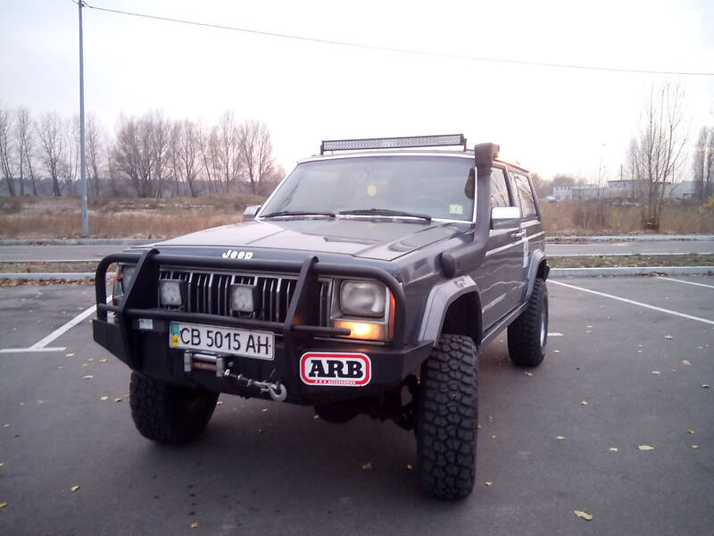 Позашляховик / Кросовер Jeep Cherokee 1989 в Києві