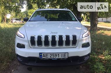 Внедорожник / Кроссовер Jeep Cherokee 2015 в Кривом Роге