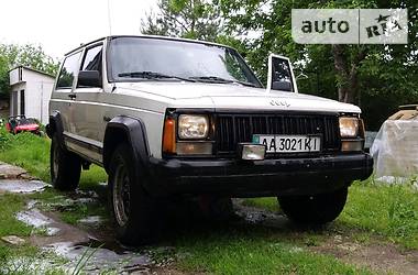 Позашляховик / Кросовер Jeep Cherokee 1996 в Києві