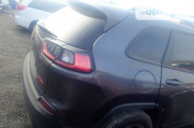 Внедорожник / Кроссовер Jeep Cherokee 2019 в 