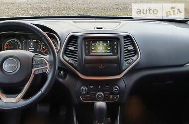 Позашляховик / Кросовер Jeep Cherokee 2015 в 