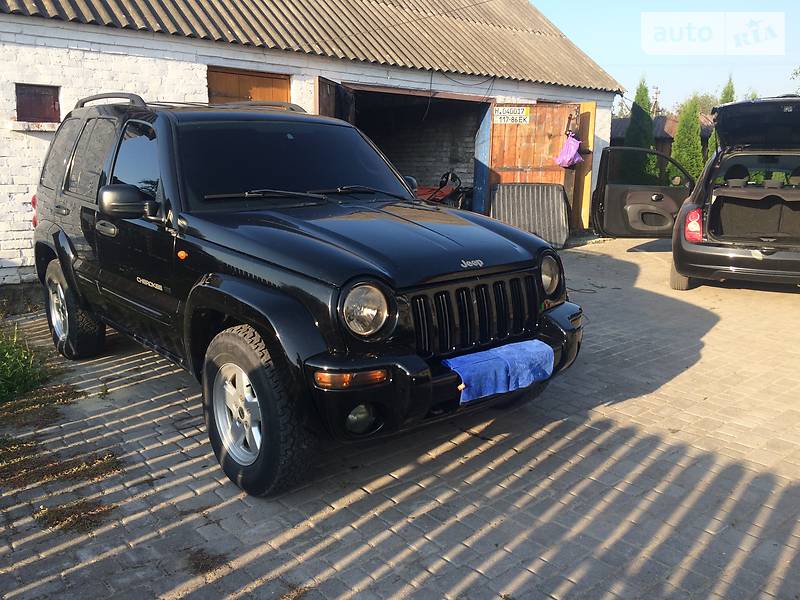 Внедорожник / Кроссовер Jeep Cherokee 2004 в Нововолынске