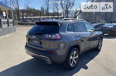 Позашляховик / Кросовер Jeep Cherokee 2019 в 