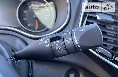 Позашляховик / Кросовер Jeep Cherokee 2019 в 