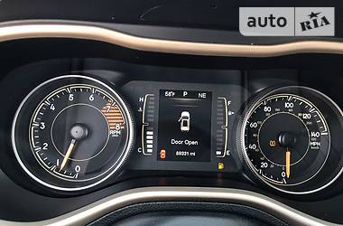 Позашляховик / Кросовер Jeep Cherokee 2015 в 