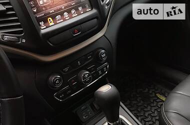 Позашляховик / Кросовер Jeep Cherokee 2015 в 