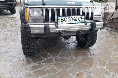 Внедорожник / Кроссовер Jeep Cherokee 1987 в Тернополе