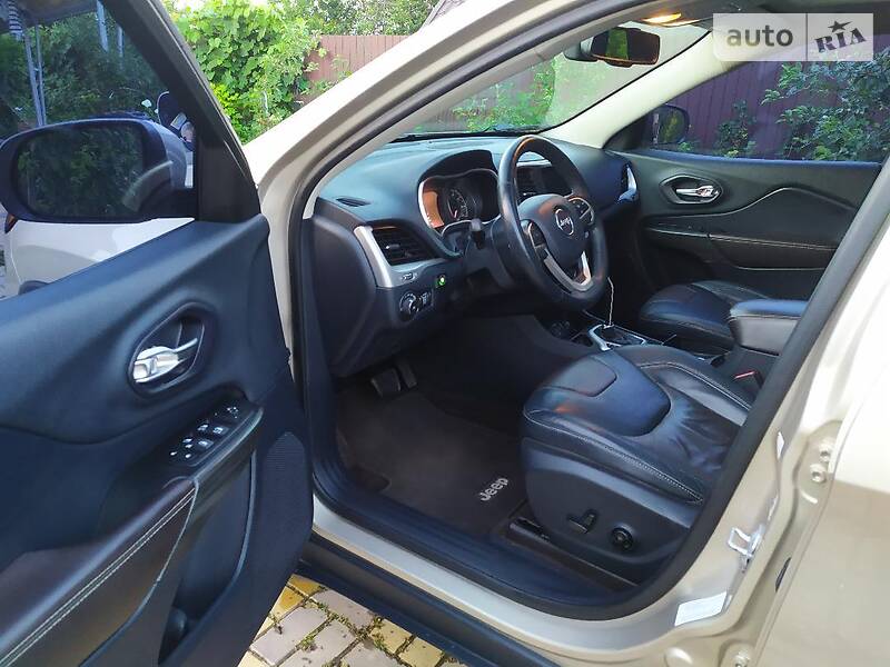 Позашляховик / Кросовер Jeep Cherokee 2014 в Умані