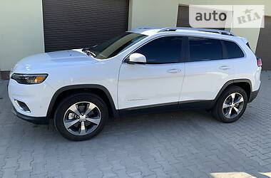 Позашляховик / Кросовер Jeep Cherokee 2019 в 