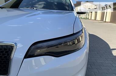 Позашляховик / Кросовер Jeep Cherokee 2019 в 