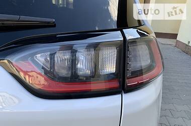 Позашляховик / Кросовер Jeep Cherokee 2019 в 