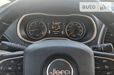 Внедорожник / Кроссовер Jeep Cherokee 2015 в Мариуполе