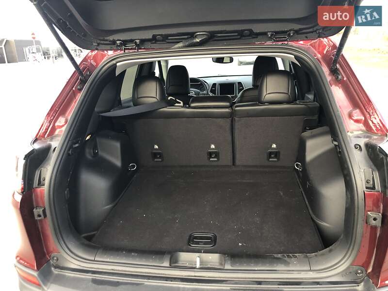 Внедорожник / Кроссовер Jeep Cherokee 2020 в Днепре