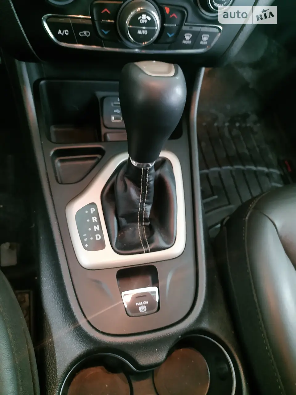 2017 Jeep Cherokee - мініатюра 12