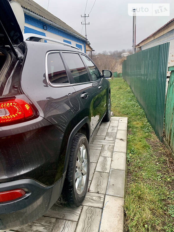 Внедорожник / Кроссовер Jeep Cherokee 2016 в Умани