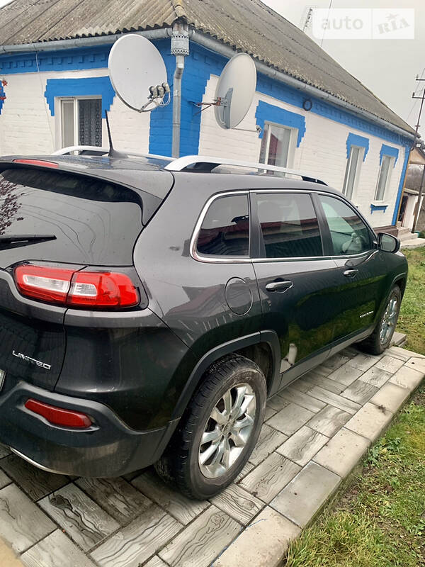 Внедорожник / Кроссовер Jeep Cherokee 2016 в Умани
