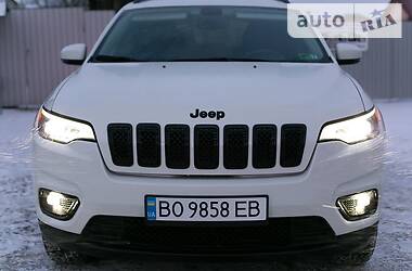 Внедорожник / Кроссовер Jeep Cherokee 2019 в 