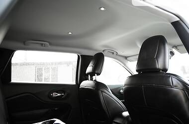 Внедорожник / Кроссовер Jeep Cherokee 2019 в 