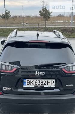 Внедорожник / Кроссовер Jeep Cherokee 2018 в Ровно