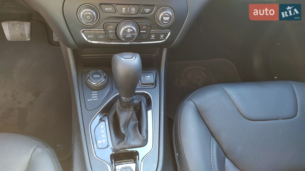 2021 Jeep Cherokee - мініатюра 40