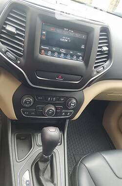 Позашляховик / Кросовер Jeep Cherokee 2018 в 
