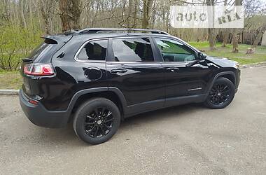 Позашляховик / Кросовер Jeep Cherokee 2018 в 